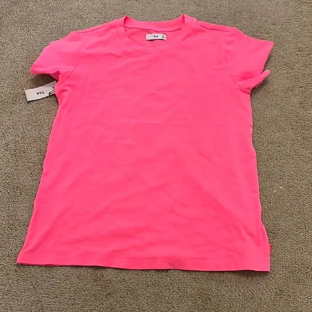 Aritzia NWT pink Tee XS